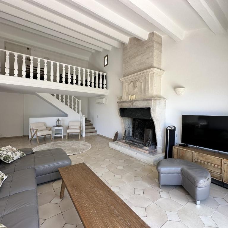Villa Blanche pour 8 personnes avec piscine privée à La Londes-Les-Maures - Maison de Vacances 4 Chambres - 21