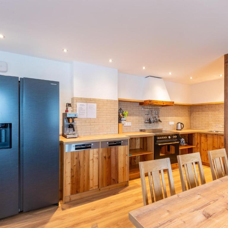 Farmhouse in Bramberg with Sauna & Ski Access - Ferienhaus mit 6 Schlafzimmern - 4