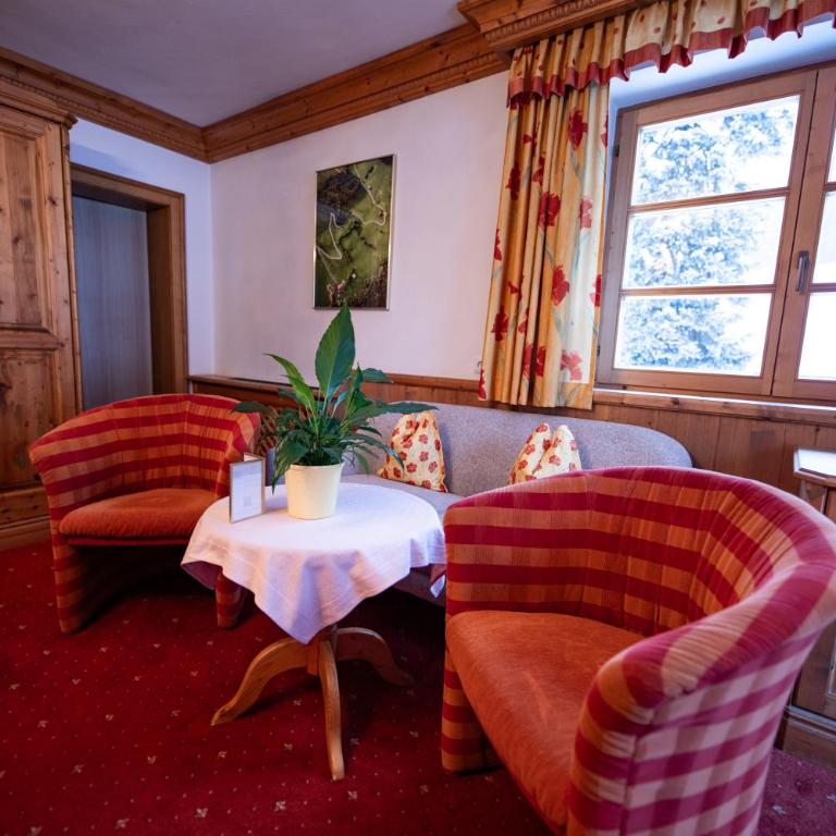Zimmer & Ferienwohnungen Dandler - Doppelzimmer mit Balkon - 2