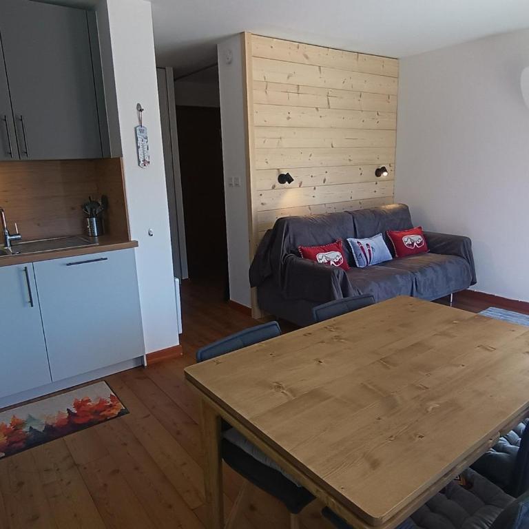 Studio rénové avec terrasse, jardin et parking à Montgenèvre - 4 pers. - FR-1-445-204 - Studio - 14