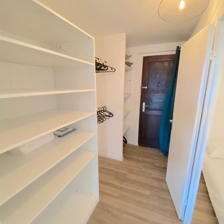 T2 avec piscine proche des Sablettes avec parking - Appartement 1 Chambre - 11