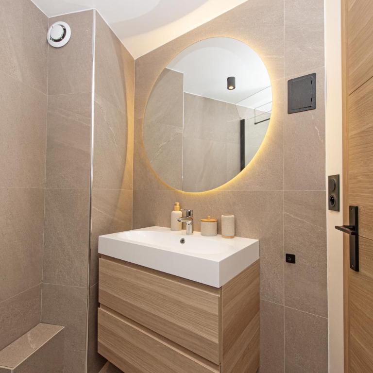 PLAGE - Somptueux Studio - 50 m bord de mer- Proche Monaco - Appartement 1 Chambre - 13