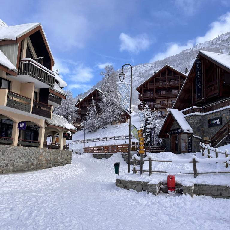 Chalet Bellevenoz by OzAlpes - Haus mit 6 Schlafzimmern - 6