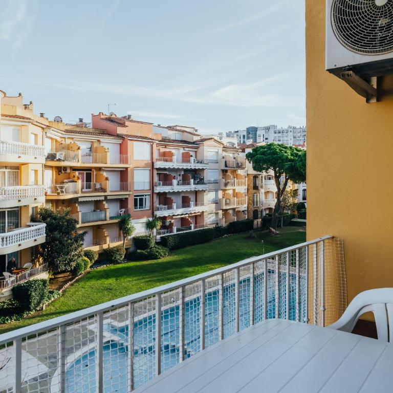 WELCS APARTAMENTO 198 EMP con terraza junto al mar - Apartamento - 2