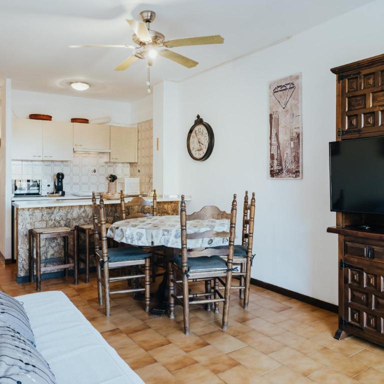 WELCS APARTAMENTO 198 EMP con terraza junto al mar - Apartamento - 13
