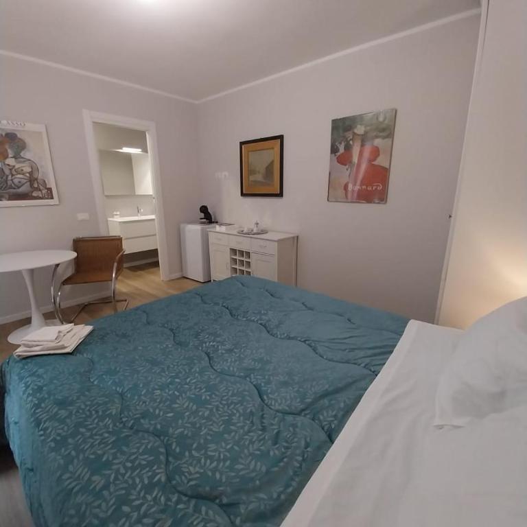 B&B Regina - Camera Matrimoniale con Bagno Privato - 3