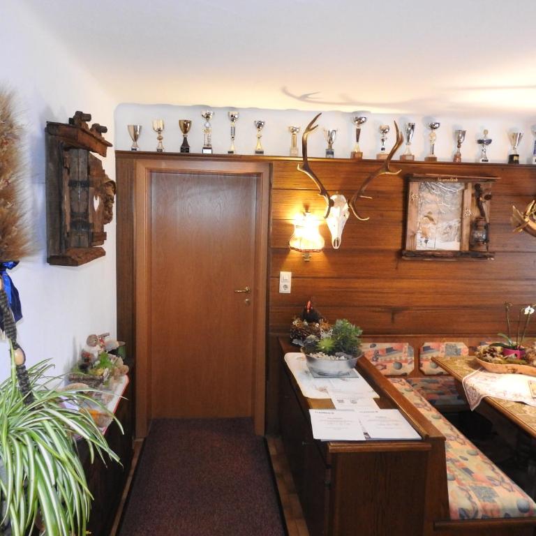Pension Alpenrose - Doppelzimmer mit Dusche und WC ohne Balkon - 4