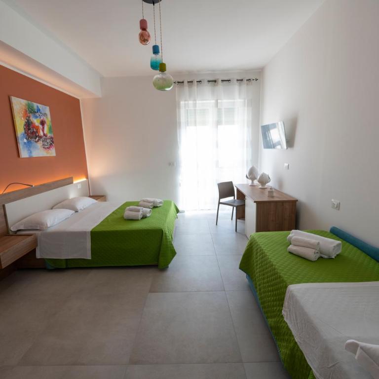 Le Camere di Tramontana-vista mare - Family Room with Sea View - 1