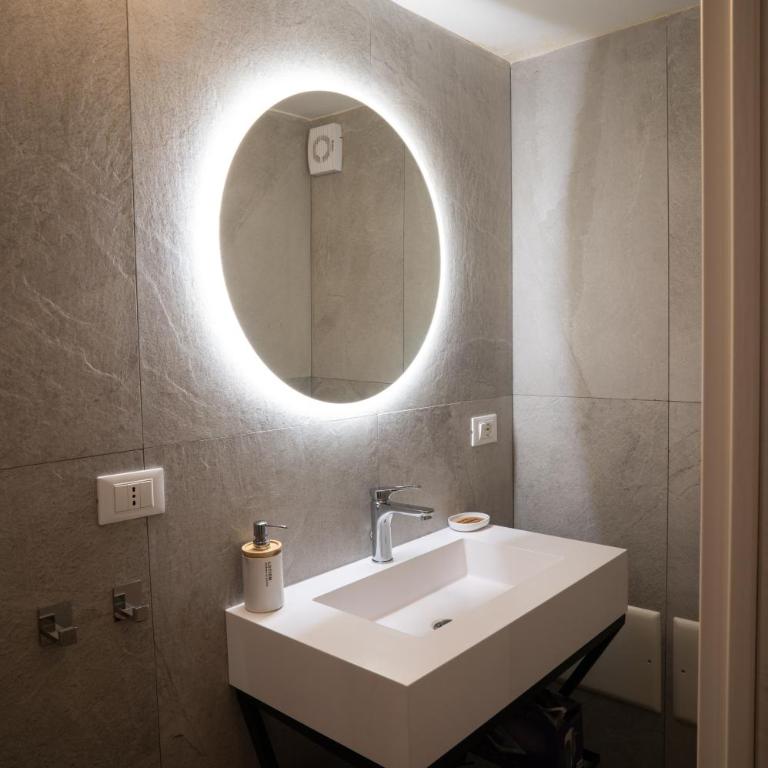 Enjoyhousebracciano suite2 - Suite Deluxe con Vasca Idromassaggio - 8