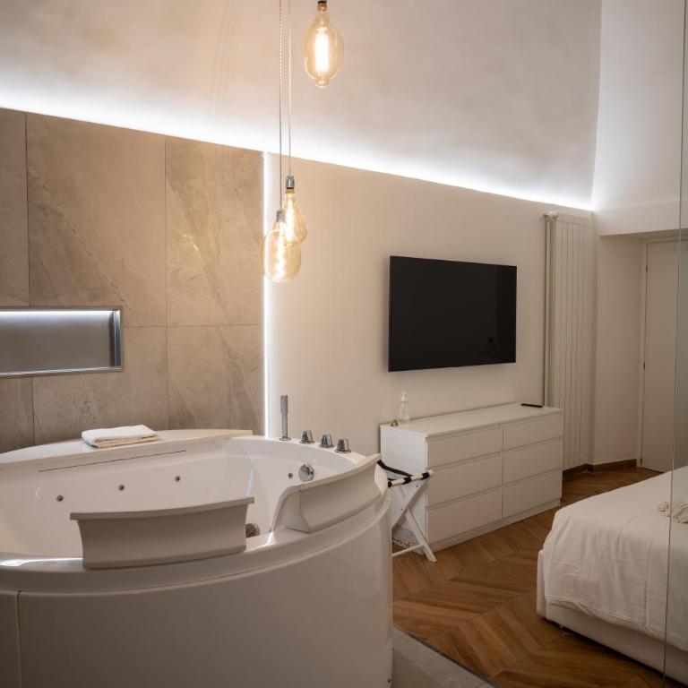 Enjoyhousebracciano suite2 - Suite Deluxe con Vasca Idromassaggio - 11