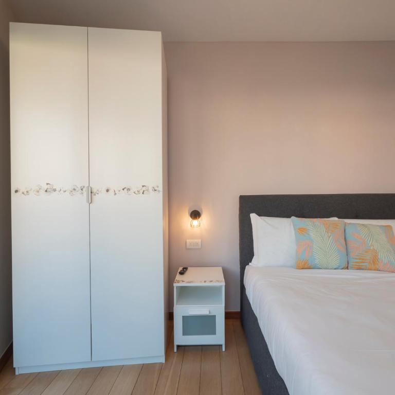 Elegante e luminoso appartamento con box auto a pochi passi da metropolitana M4 - Appartamento con 2 Camere da Letto - 10