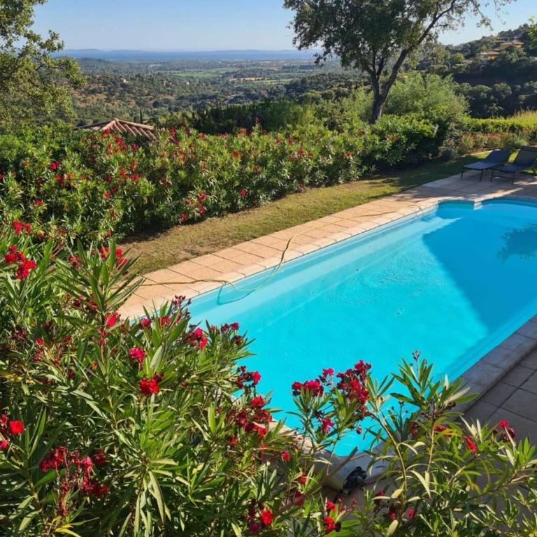 Villa Verde climatisée pour 10 personnes avec piscine chauffée et vue mer à La Londe les Maures - Maison de Vacances - 6