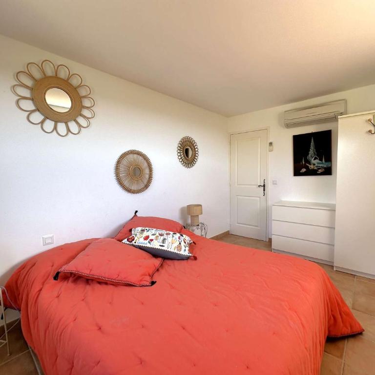 Villa Verde climatisée pour 10 personnes avec piscine chauffée et vue mer à La Londe les Maures - Maison de Vacances - 24