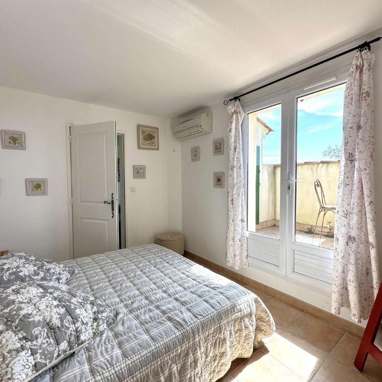 Villa Verde climatisée pour 10 personnes avec piscine chauffée et vue mer à La Londe les Maures - Maison de Vacances - 26