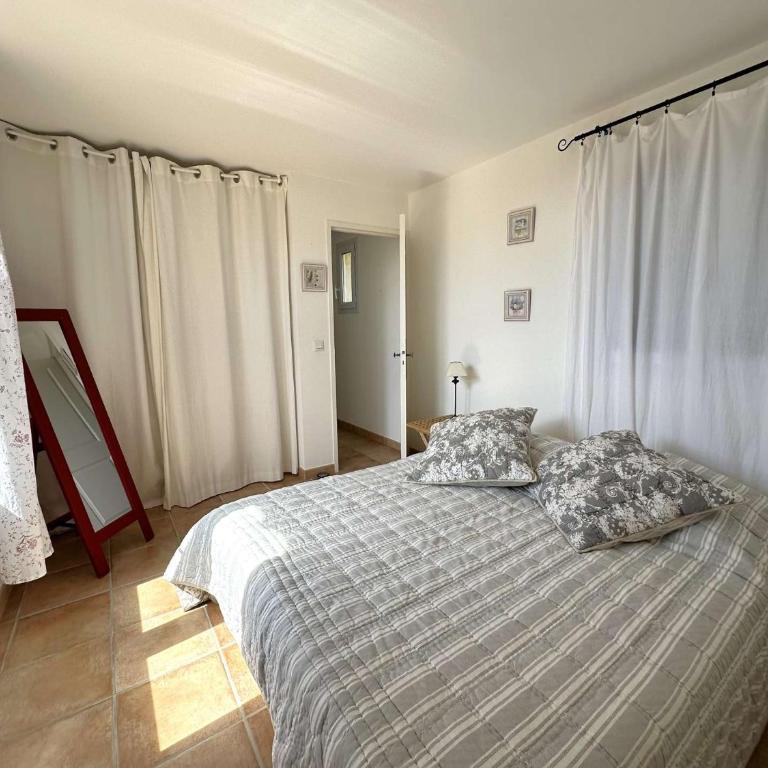 Villa Verde climatisée pour 10 personnes avec piscine chauffée et vue mer à La Londe les Maures - Maison de Vacances - 27