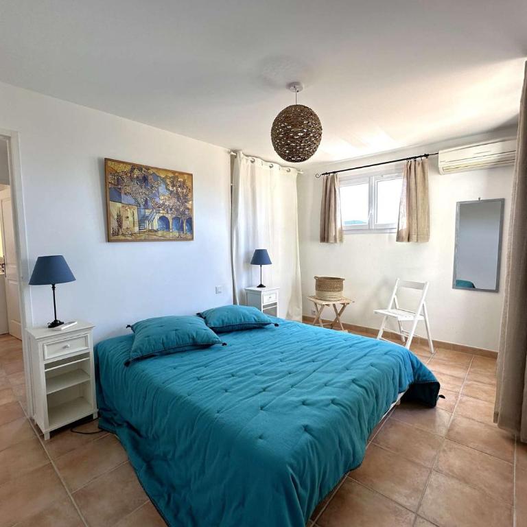 Villa Verde climatisée pour 10 personnes avec piscine chauffée et vue mer à La Londe les Maures - Maison de Vacances - 29
