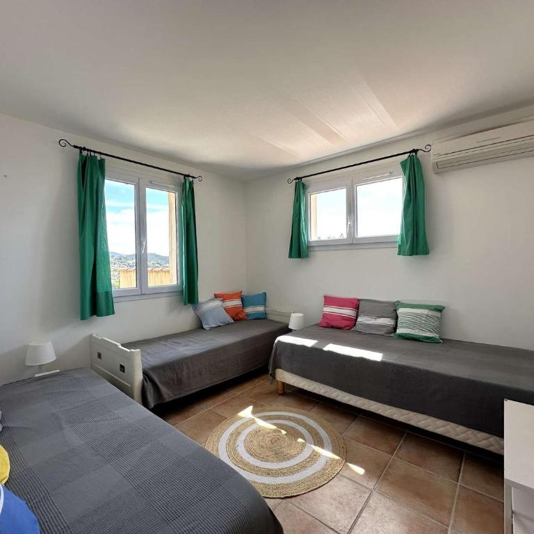 Villa Verde climatisée pour 10 personnes avec piscine chauffée et vue mer à La Londe les Maures - Maison de Vacances - 31