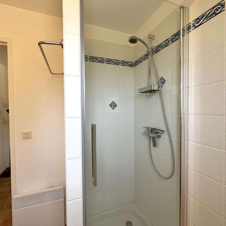 Villa Verde climatisée pour 10 personnes avec piscine chauffée et vue mer à La Londe les Maures - Maison de Vacances - 34