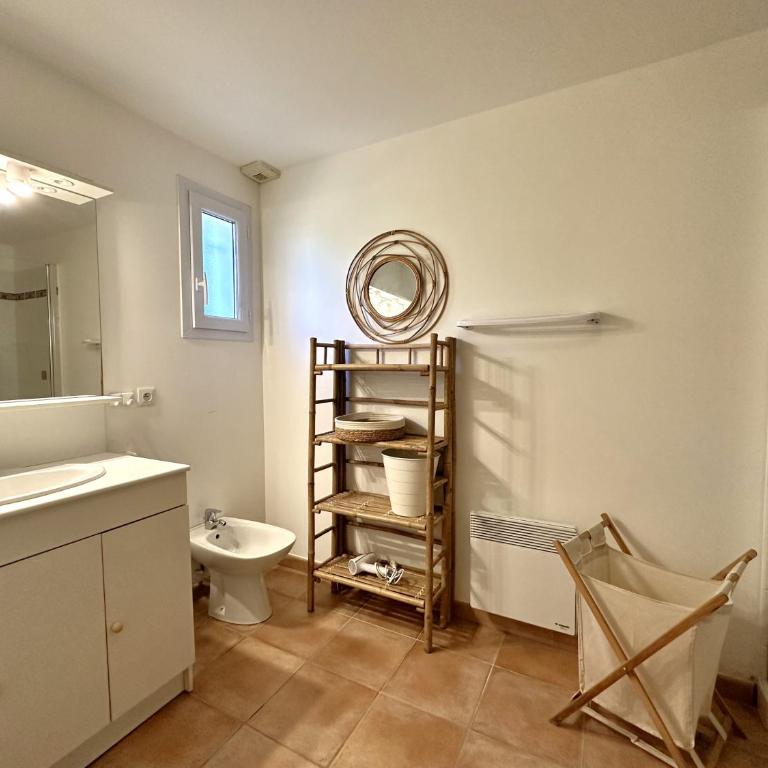 Villa Verde climatisée pour 10 personnes avec piscine chauffée et vue mer à La Londe les Maures - Maison de Vacances - 19