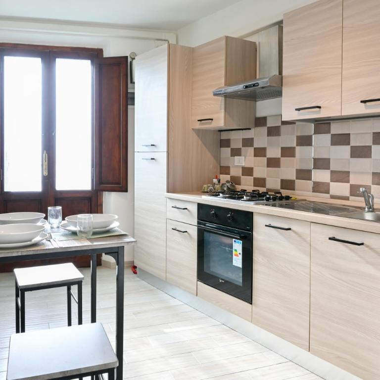 InnPisaRentals - San Marco Gate Home Holidays - Two-Bedroom Apartment - 4
