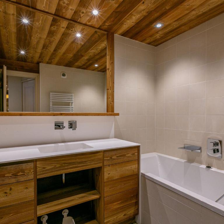 Spacieux duplex 3P avec wifi et balcon sud, parking inclus, près des pistes à Val-d'Isère - FR-1-694-27 - Apartment - 13
