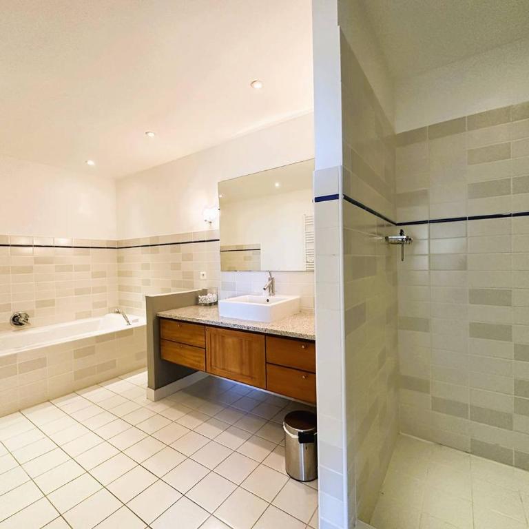 Villa Les Romarins pour 8 personnes avec vue mer panoramique et piscine chauffée à La Londe-les-Maures - Maison de Vacances 4 Chambres - 20