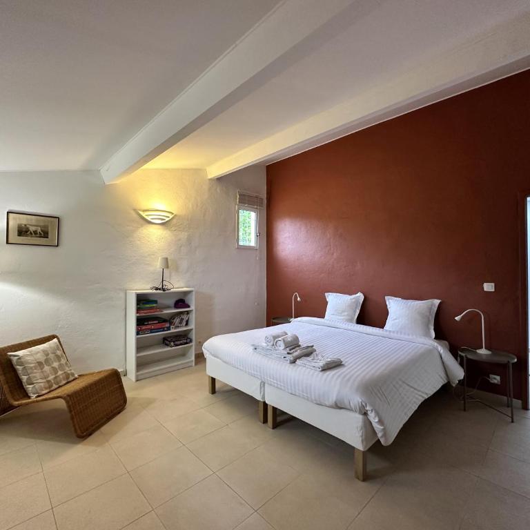 Villa Les Romarins pour 8 personnes avec vue mer panoramique et piscine chauffée à La Londe-les-Maures - Maison de Vacances 4 Chambres - 26