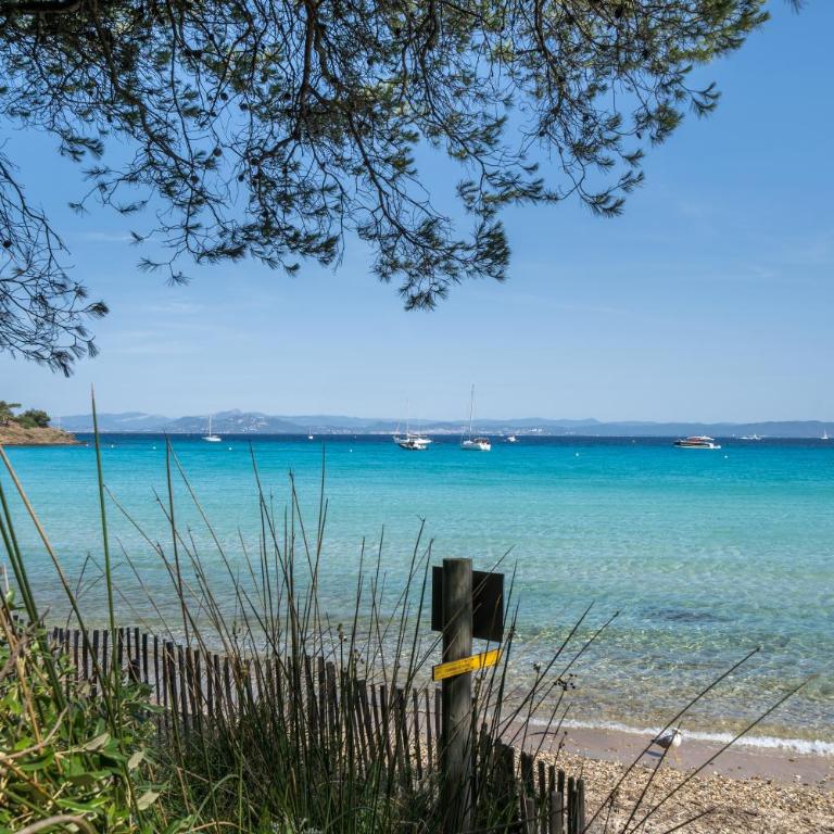 Villa Les Romarins pour 8 personnes avec vue mer panoramique et piscine chauffée à La Londe-les-Maures - Maison de Vacances 4 Chambres - 32