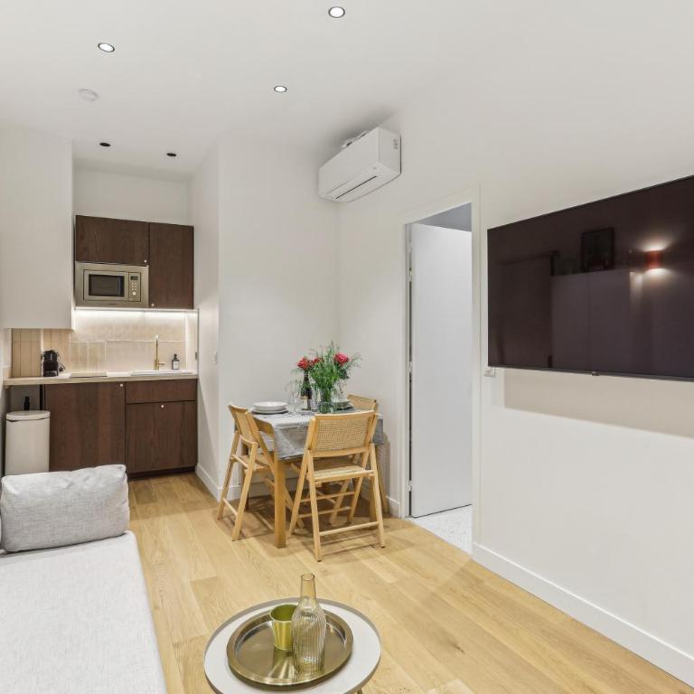 Lavie Maison AC and Hot Tub close Arc de Triomphe - Appartement 1 Chambre - 17