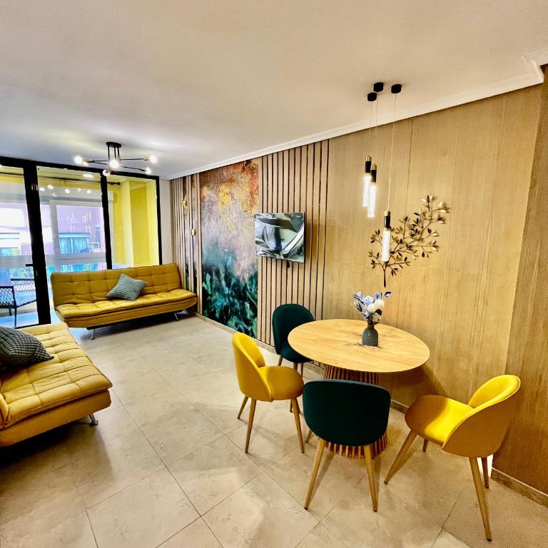 Alicante Central Market Suites - Suite with Balcony - 11