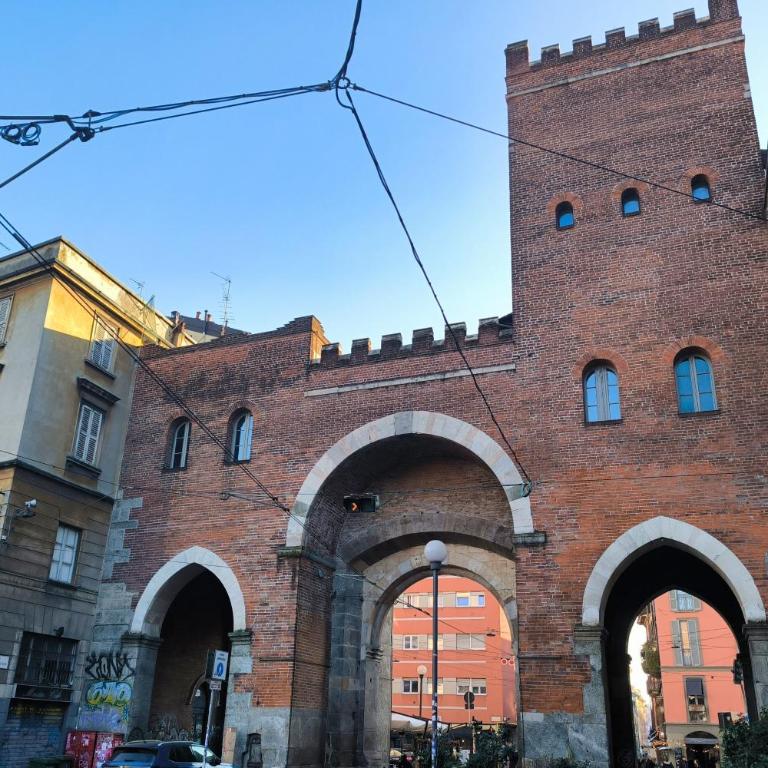 Just Urban Stays - Bright Penthouse - Heart of Milan 10 min to Duomo - Appartamento con 1 Camera da Letto - 30