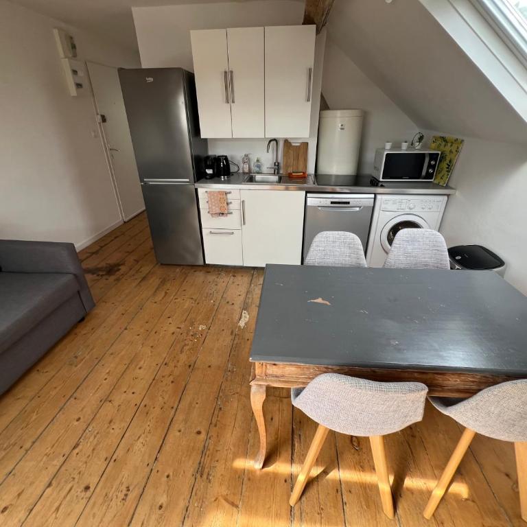 Magnifique 40 m2 très lumineux, calme, la mer et le centre ville tout à pieds - Appartement 1 Chambre - 4