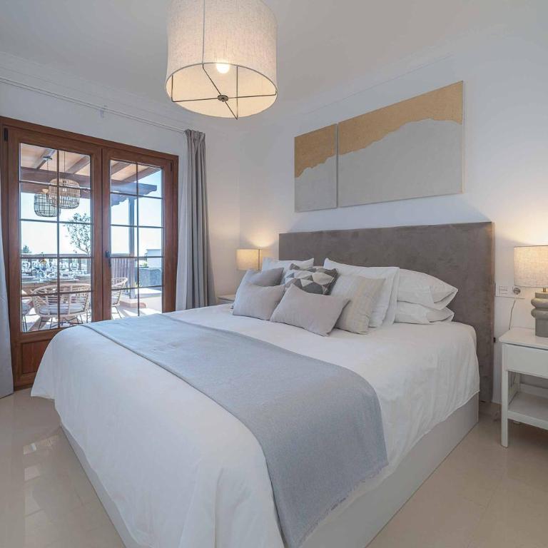 Villa Lolita - Four-Bedroom Villa - 26