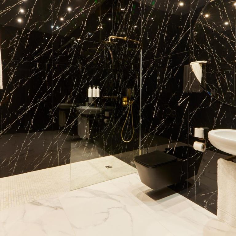 EZE BEACH Residence - Chambre Familiale Supérieure - 9