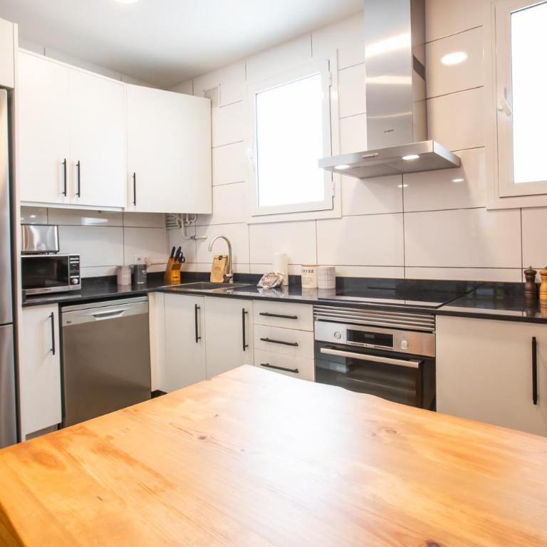 33MAL1082- Big 2BR apartment near Sagrada Familia - Two-Bedroom Apartment - 5