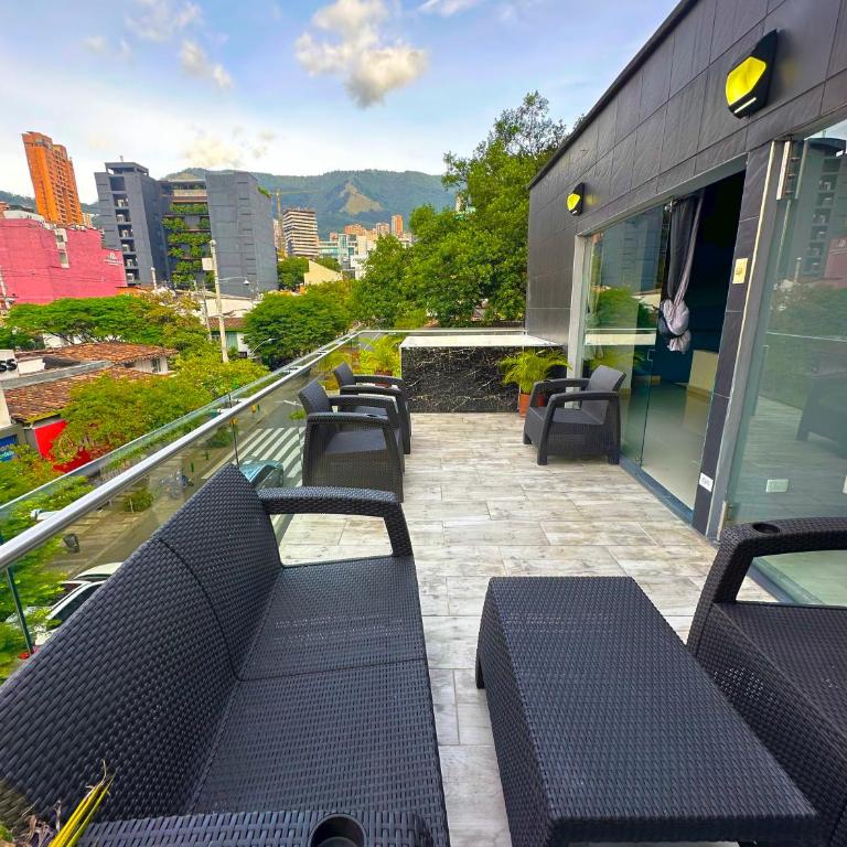 3 BDRM Penthouse with Rooftop Pool And Jacuzzi At Poblado - Apartamento de 3 dormitorios - 18