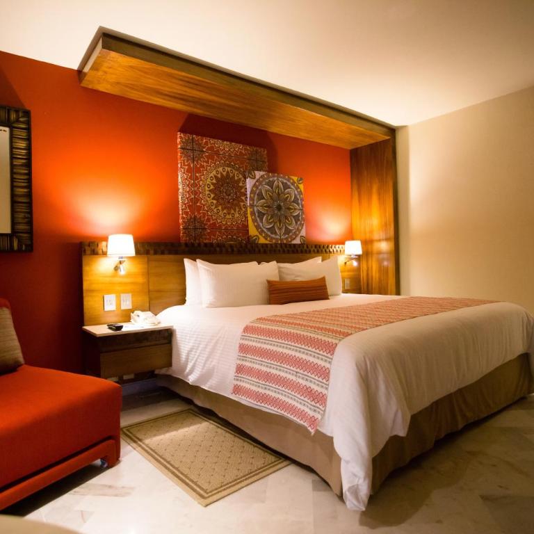 Sunscape Puerto Vallarta Resort - Habitación Deluxe con cama extragrande y vistas parciales al mar - 2