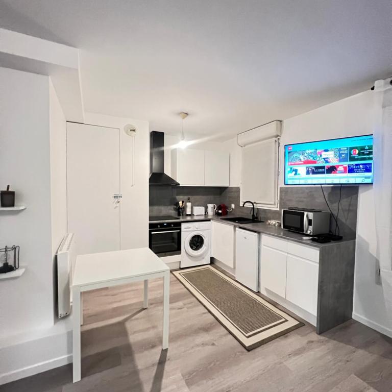 Cosy home stade de France CDG airport - Studio with Sofa Bed - 2