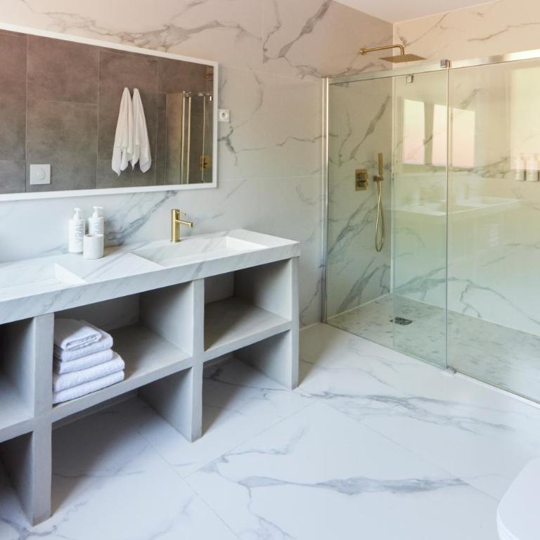 EZE BEACH Residence - Chambre Familiale avec Terrasse - 6