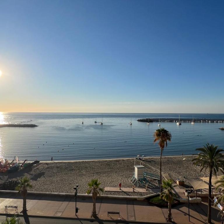 Amazing Beachfront Views - 3 Bedrooms Apartment - Apartamento de 3 dormitorios - 4