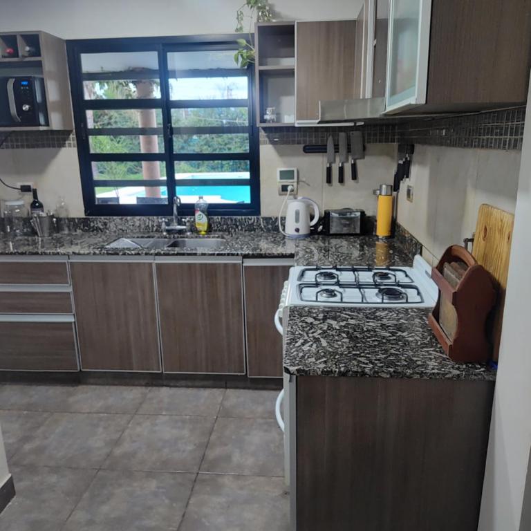 Casa de 2 pisos, Zona Aeropuerto, 3 dormitorios - Casa de 3 dormitorios - 8