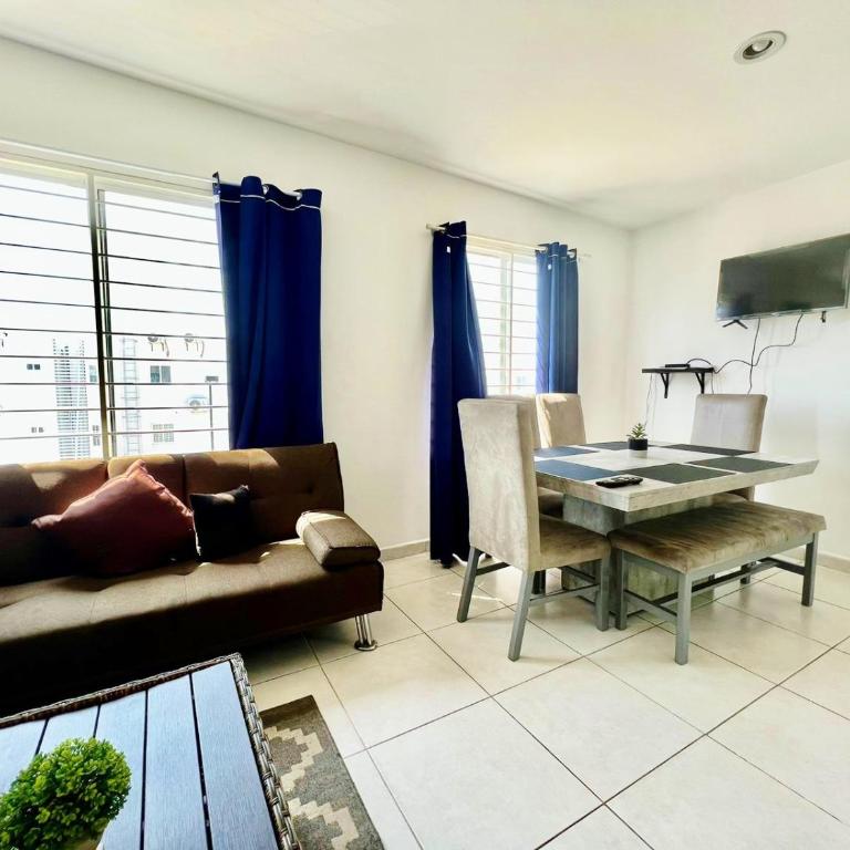 Alejandría Depto Moderno - Café Luxury - 3 Min Malecón y Playas - Three-Bedroom Apartment - 12