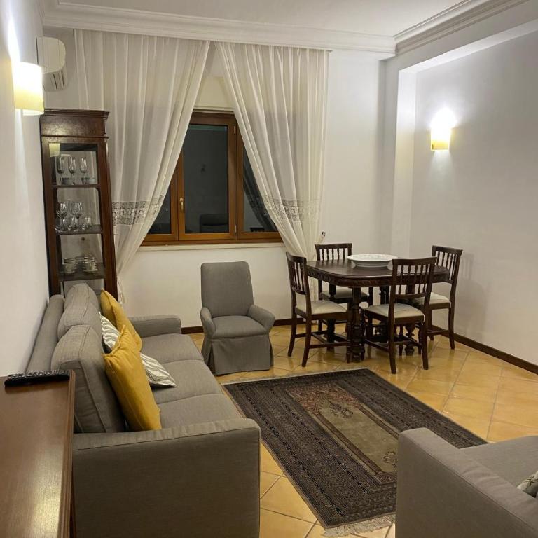 DimoraDora - Appartamento con 2 Camere da Letto e Balcone - 4