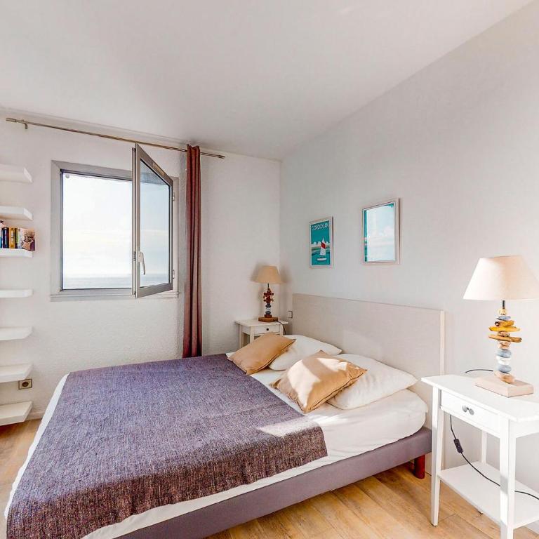 Gorgeous Apartment In Royan With House Sea View - Two-Bedroom Apartment - 13