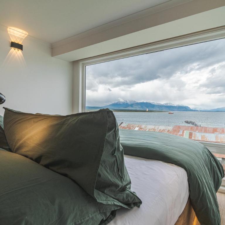 Loft By Toore Patagonia - Deluxe Double Room with Sea View - 1
