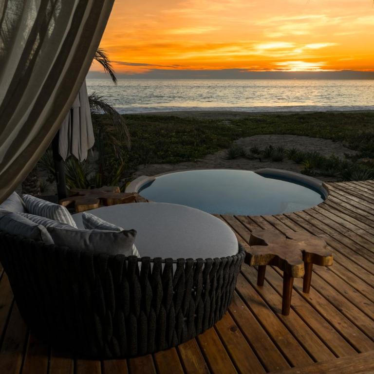Lu Vee Oasis - Suite con cama extragrande y vistas al mar - 3