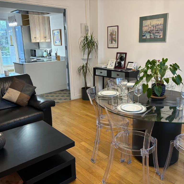 3 chambres , bureau lumineux , parking , proche métro Lyon - Appartement 3 Chambres Supérieur - 7