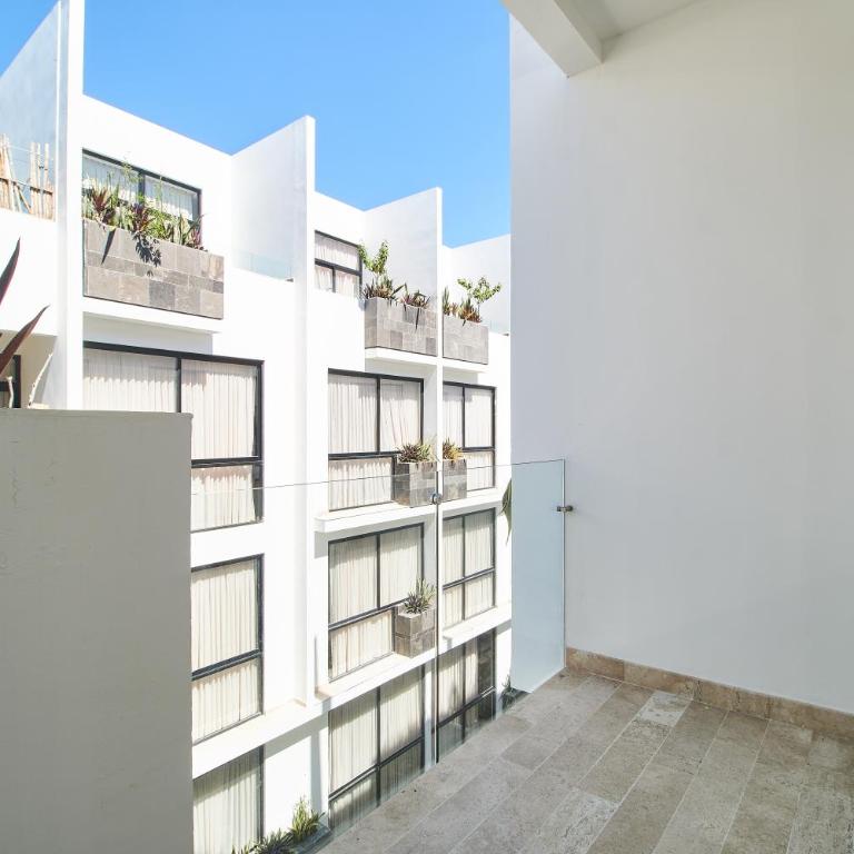Luxury 2 Story Penthouse with Private Pool, Gym & Rooftop - Apartamento - 2 niveles - 24
