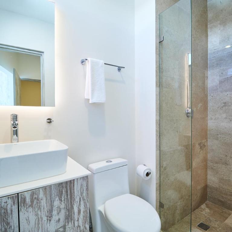 Luxury 2 Story Penthouse with Private Pool, Gym & Rooftop - Apartamento - 2 niveles - 27