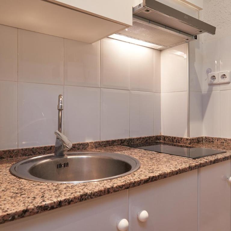 DIFFERENTFLATS Acantilados - Apartamento de 1 dormitorio con terraza - 6